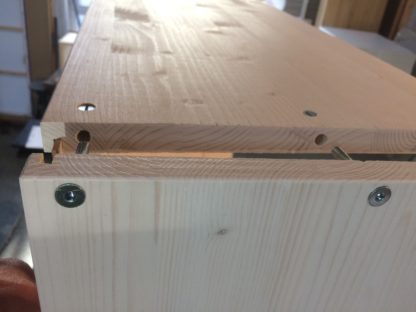 Schraubenverbindung Schaukasten