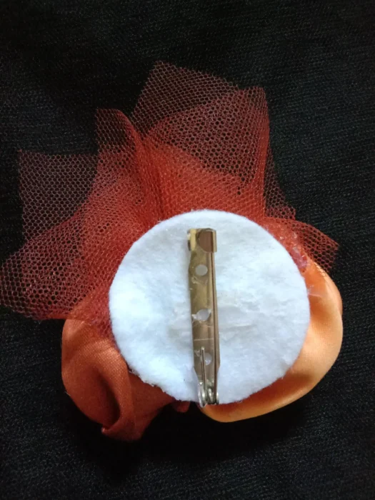 Handgemachte Rustikale Satin Brosche: Stoff-Corsage (R7)